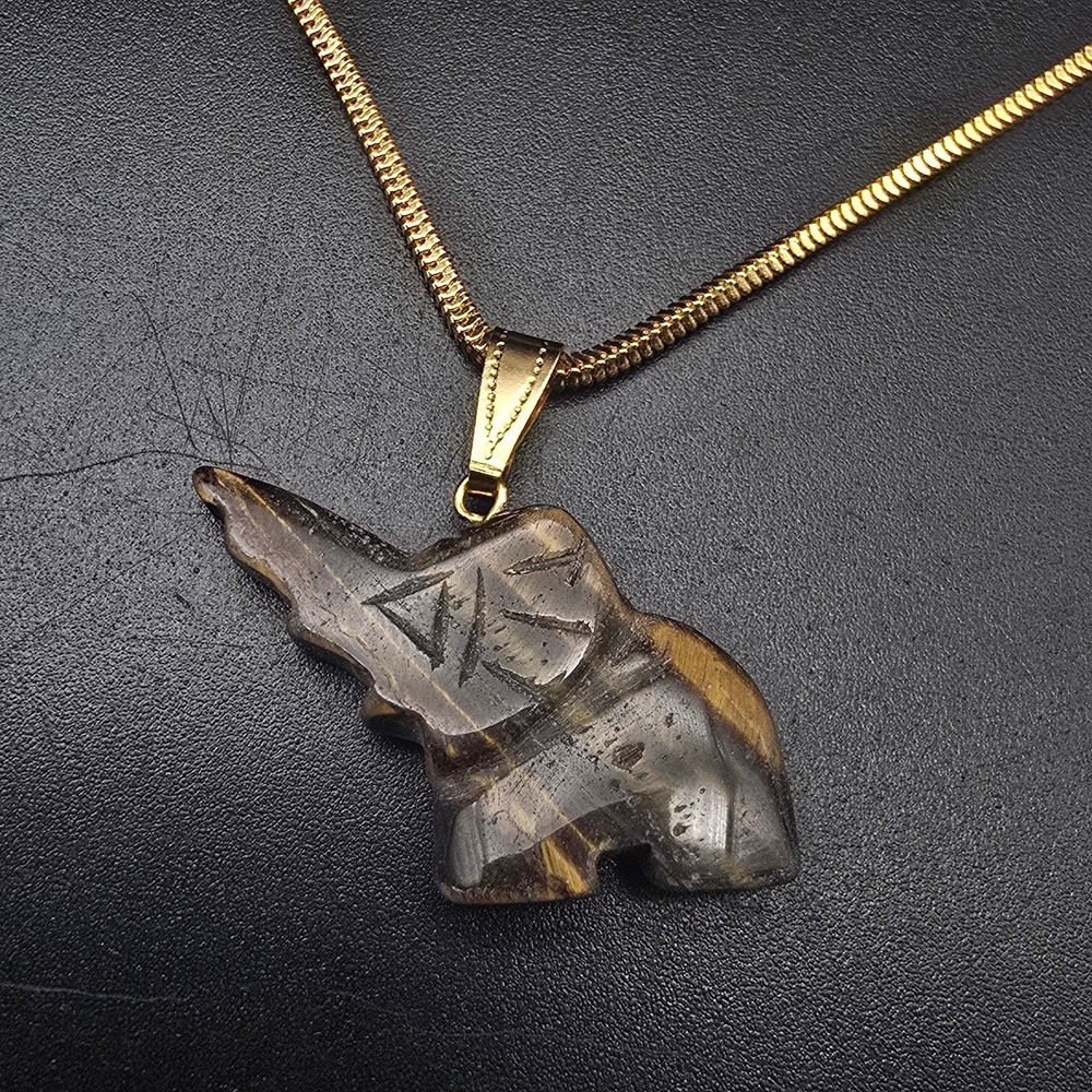 Carved Tiger's Eye Elephant Pendant Necklace Vintage Costume Jewelry